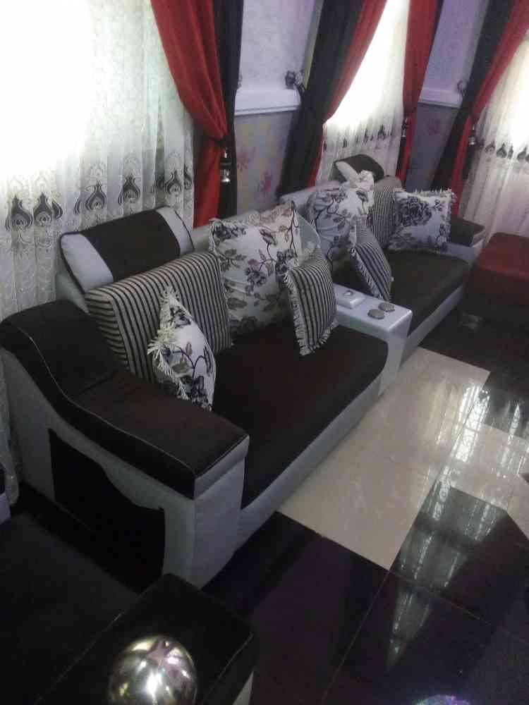 Chichris furniture venture