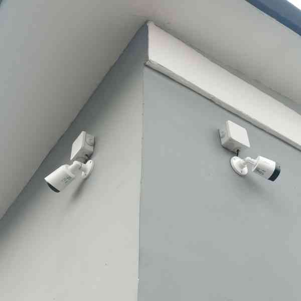 CCTV installer picture