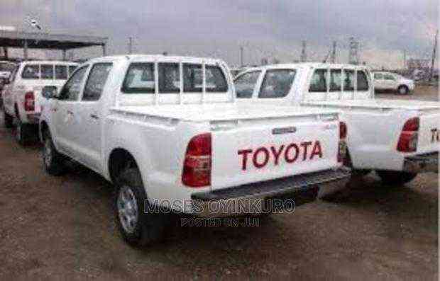 HILUX FOR HIRE