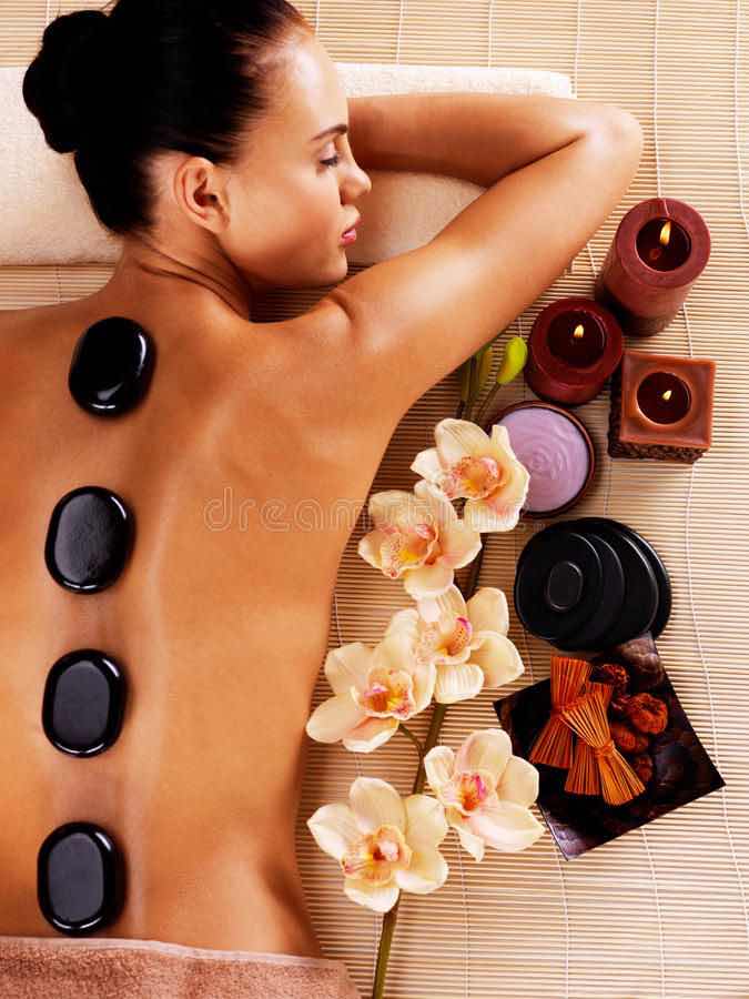 Royal xtasy spa Lagos, Nuru massage spa Lgos, 24 hours spa Lagos, massage therapist, waxing, facials, manicure and pedicure Lagos