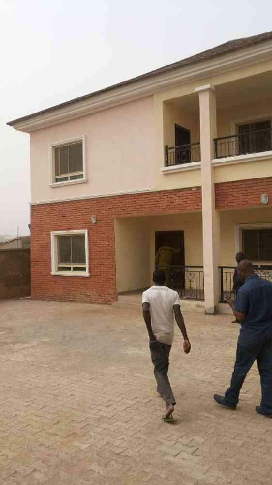 House for sale in lugbe abuja