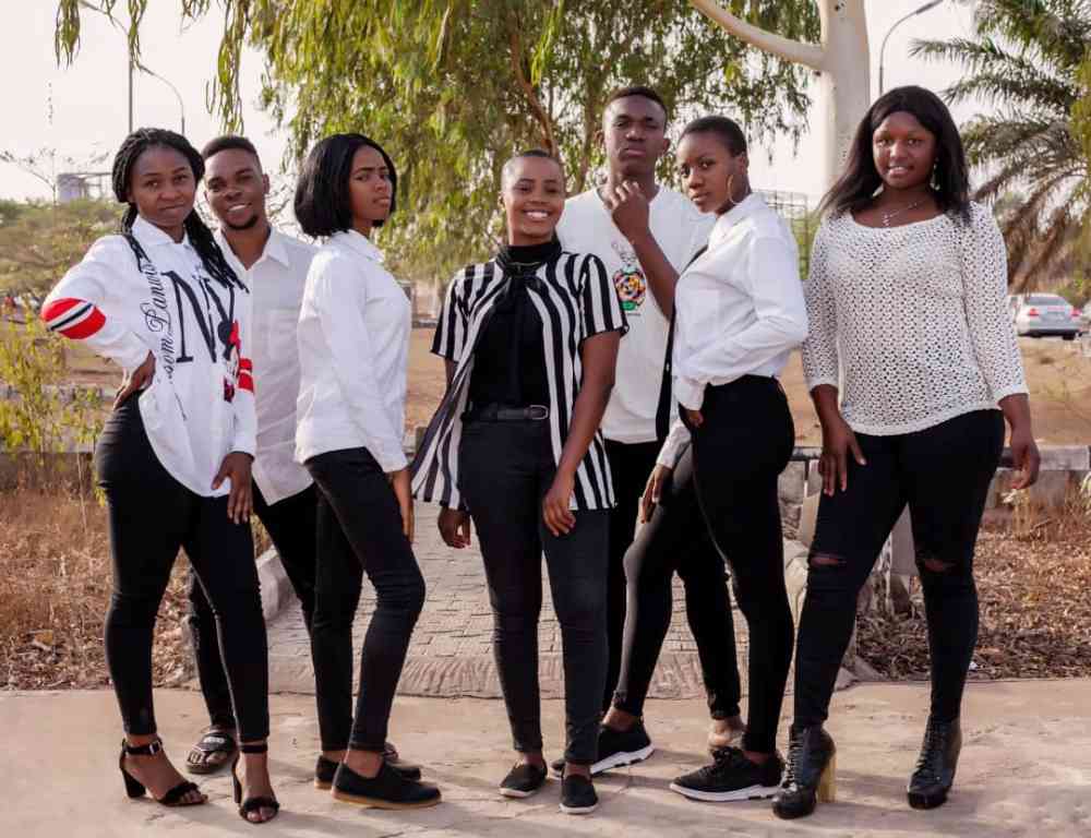 Gallant ushers and food servers