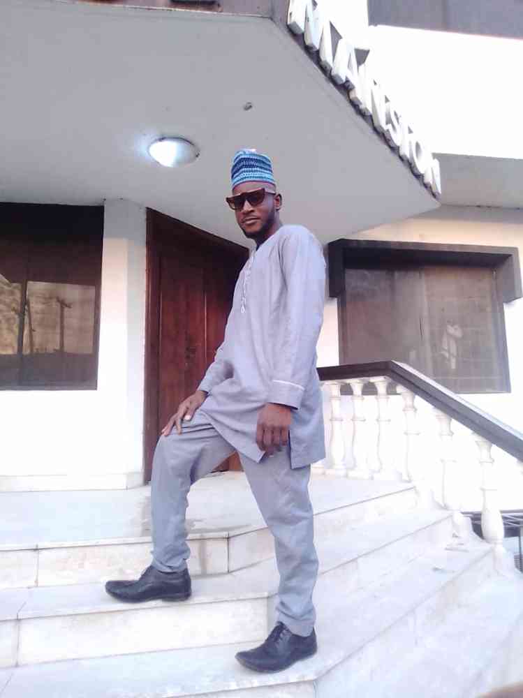 Mustapha bricklayer