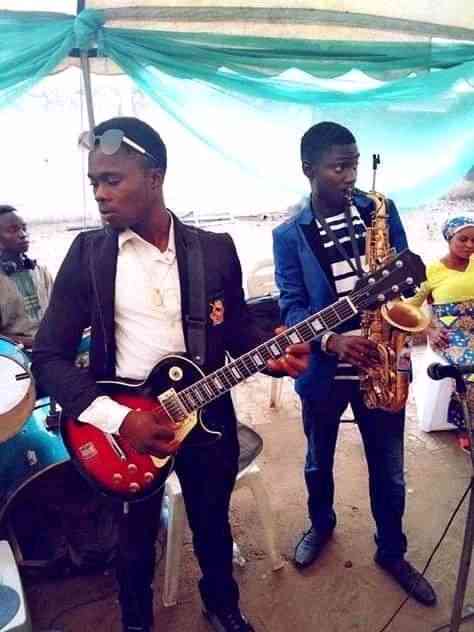 Guitarist oluwatosin