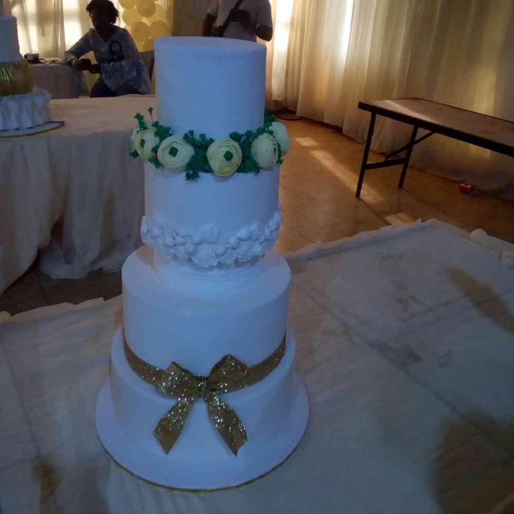 Mirabite cakes n decoration