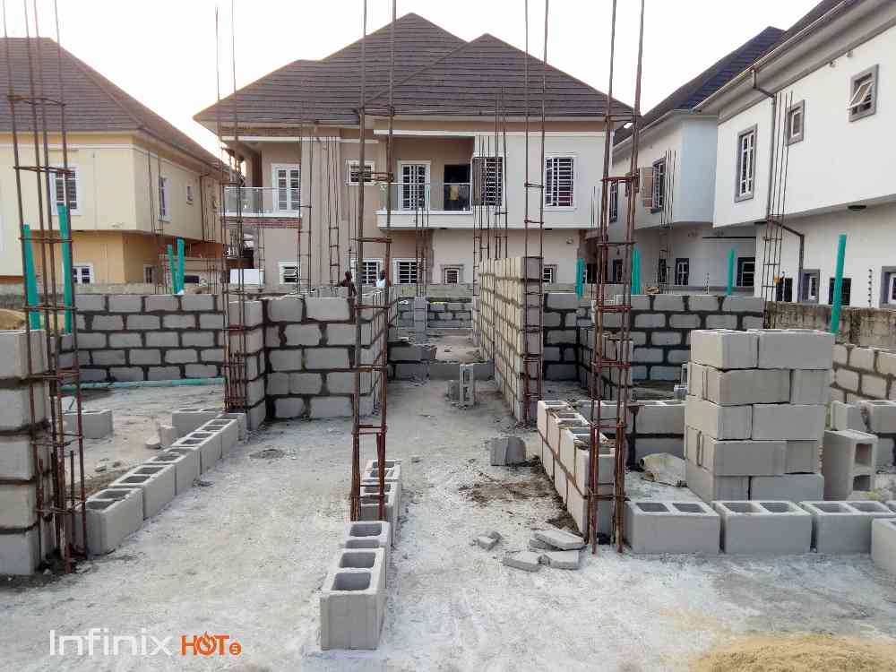 Building contractor, supervisor and general contractor